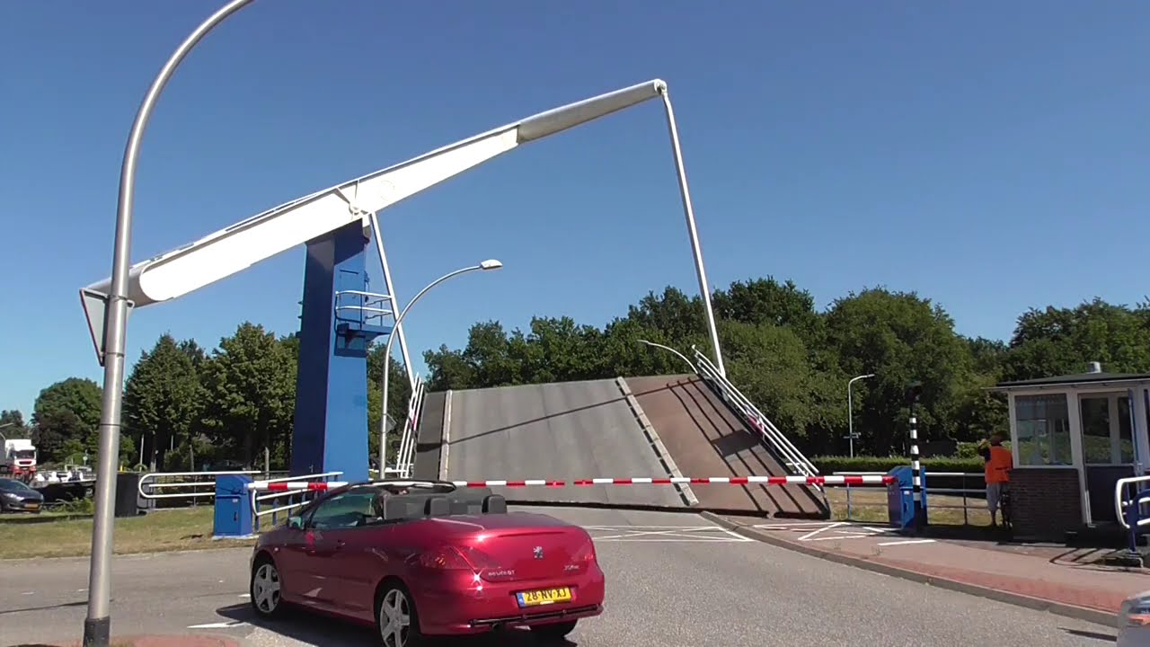 Brugopening Veenhoopsbrug Smilde Ophaalbrug Drawbridge/ Pont Levis/ Klappbrücke