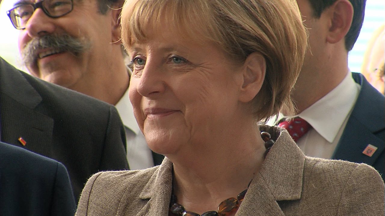 Kanzlerin Angela Merkel besucht Schule in Groß-Gerau