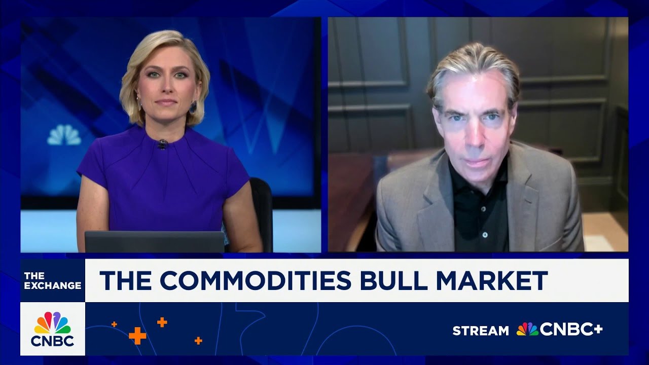 Gold powering higher as de-dollarization, debasement trade continues, says Carlyle's Jeff Currie