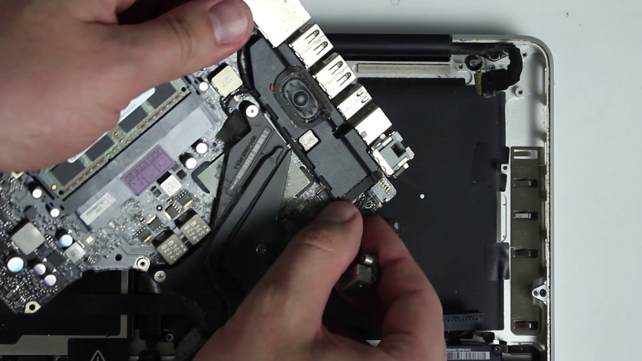 MacBook Pro не заряжается | Замена порта зарядки