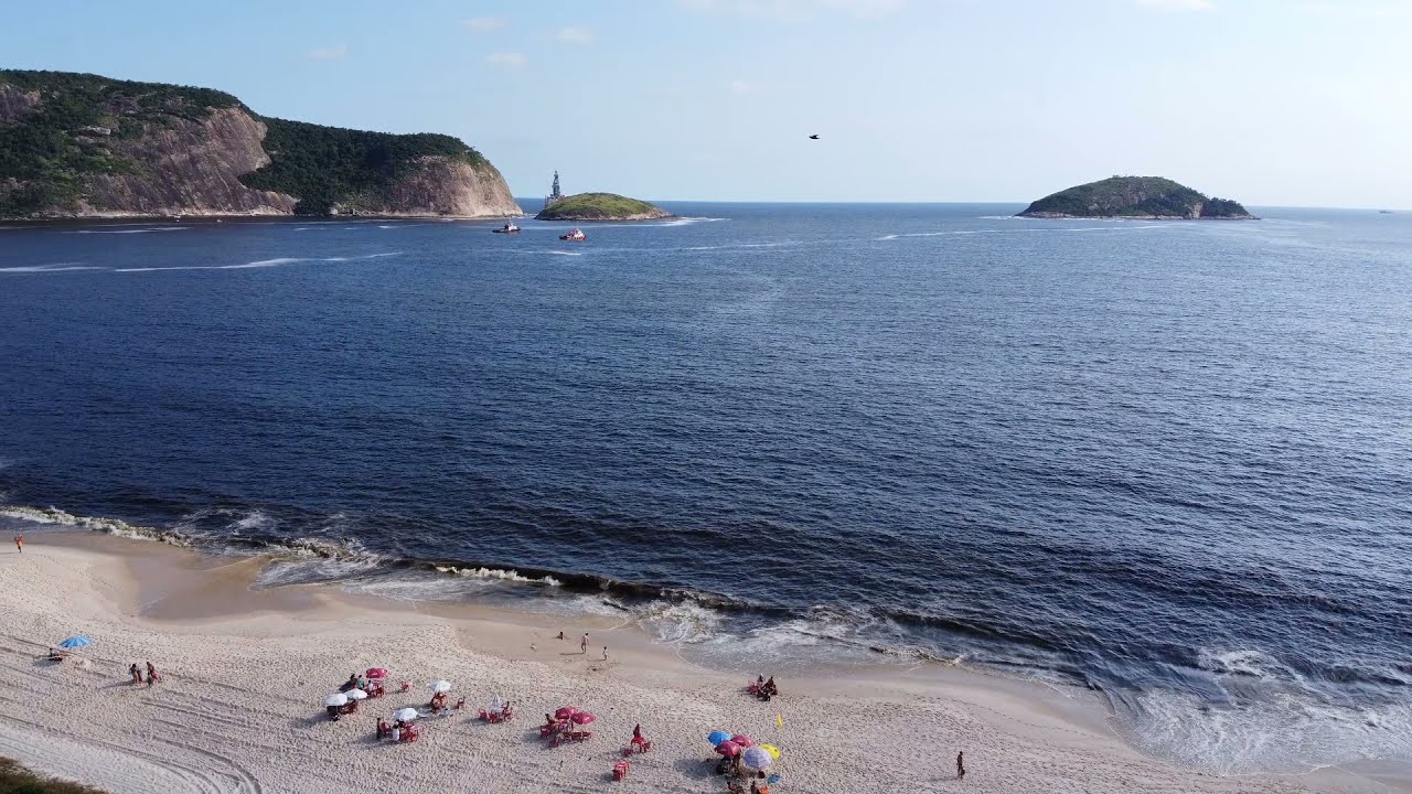 PRAIA DE CAMBOINHAS - NITERÓI | FILMAGENS AÉREAS COM DRONE | André Gomes
