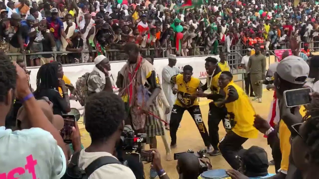 Le Prince de l’arène doumou Guinaw rail bi en mode TOUSS 