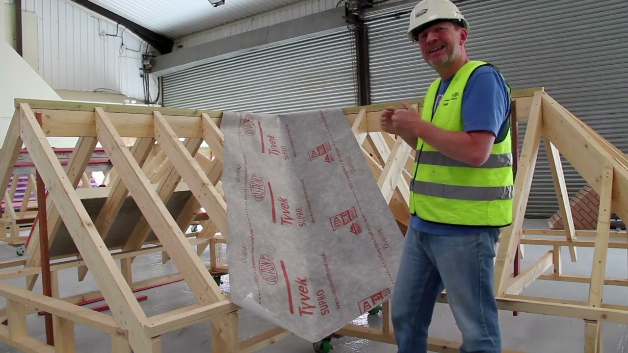 How to install DuPont™ Tyvek® roofing membranes valley