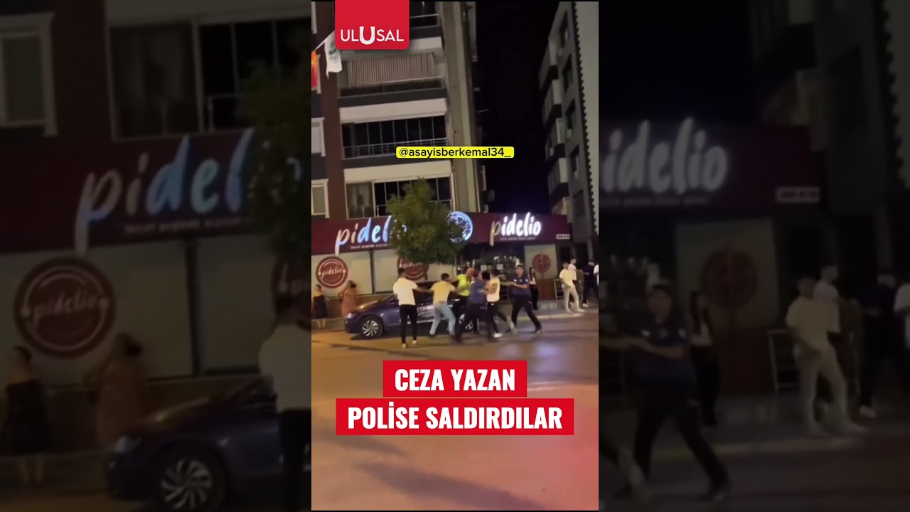 İzmir'de 2 motosiklet s&uuml;r&uuml;c&uuml;s&uuml;, ceza yazan polise saldırdı #shorts #keşfet #polis