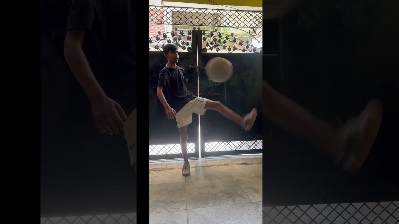 How to Do Akka Flick Up 🔥 Easy Tutorial #football #tutorial