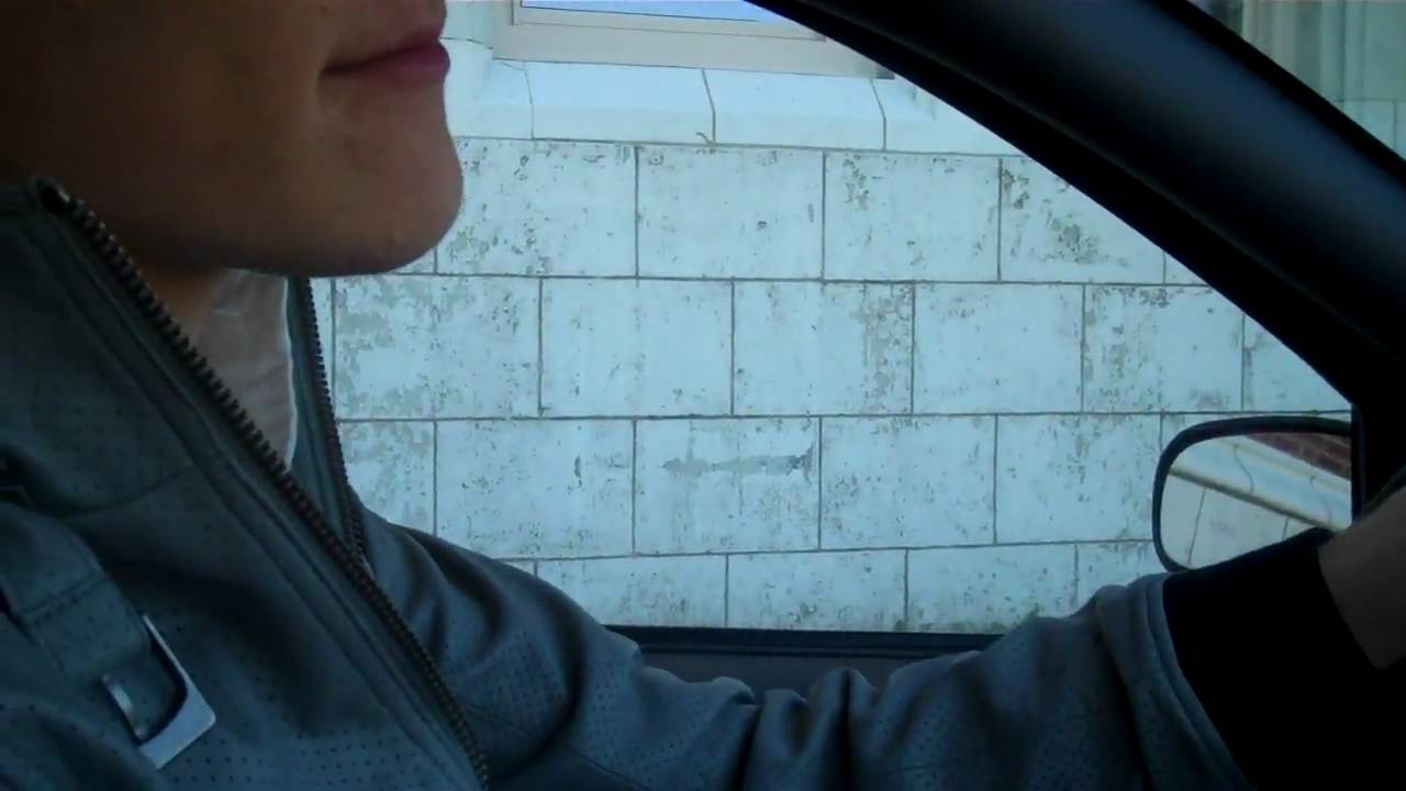 Teaching Bo Burnham to drive stick shift