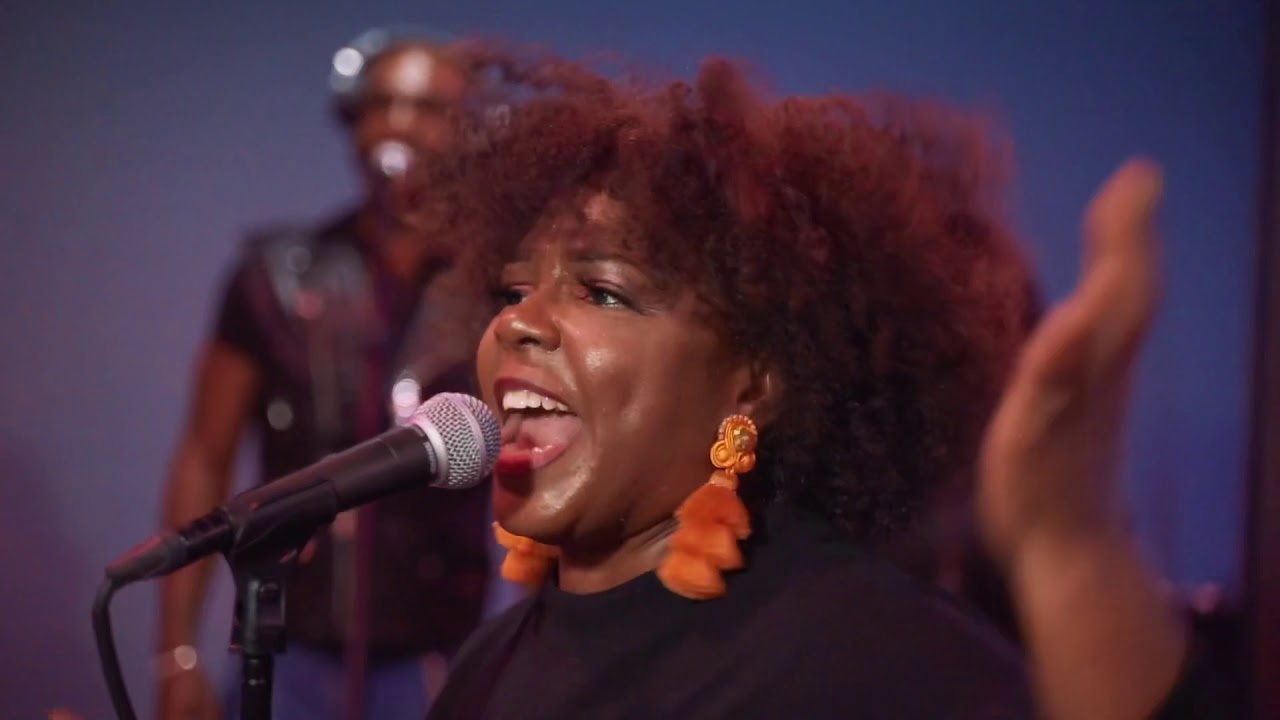 Nakitta Foxx singing Everything by Tye Tribbett