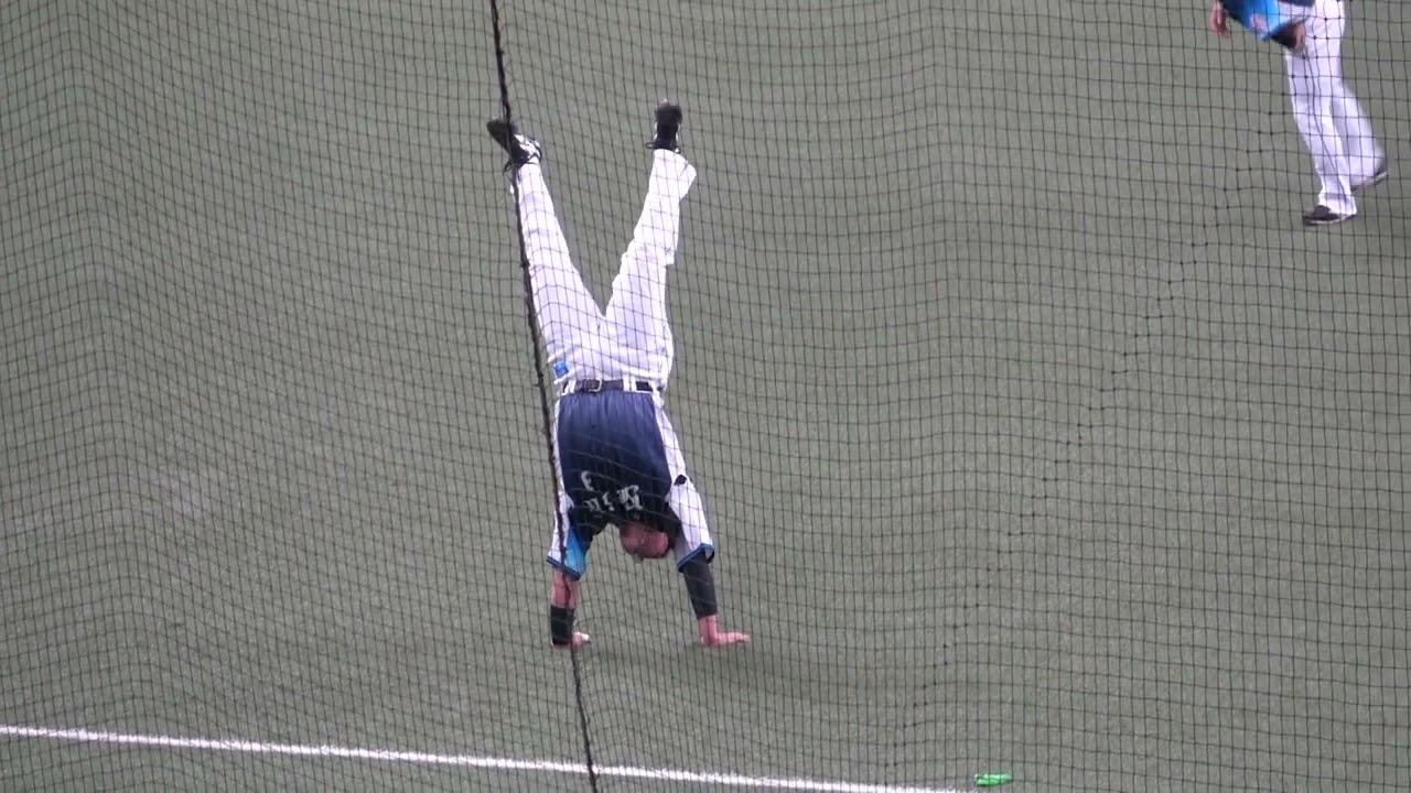 山川穂高の驚異の身体能力に京セラのお客さんも拍手。