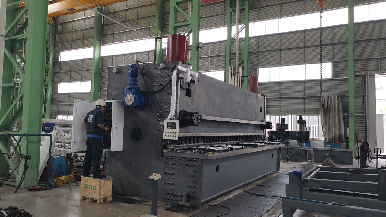 Giant Hydraulic guillotine shear machine,Stainless steel plate cutting machine 30 mm X 6300 mm
