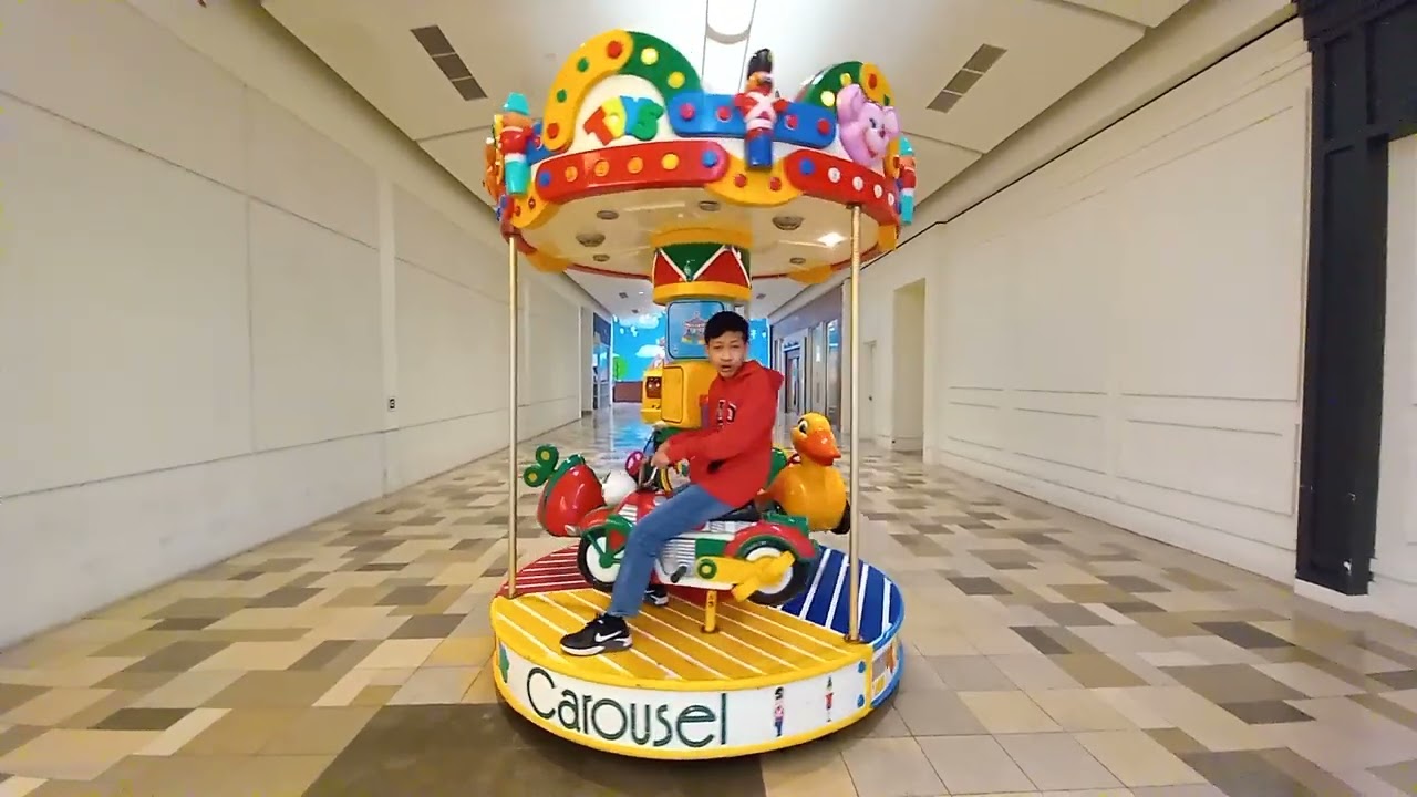 2000s Toy Carousel Kiddie Ride Again!