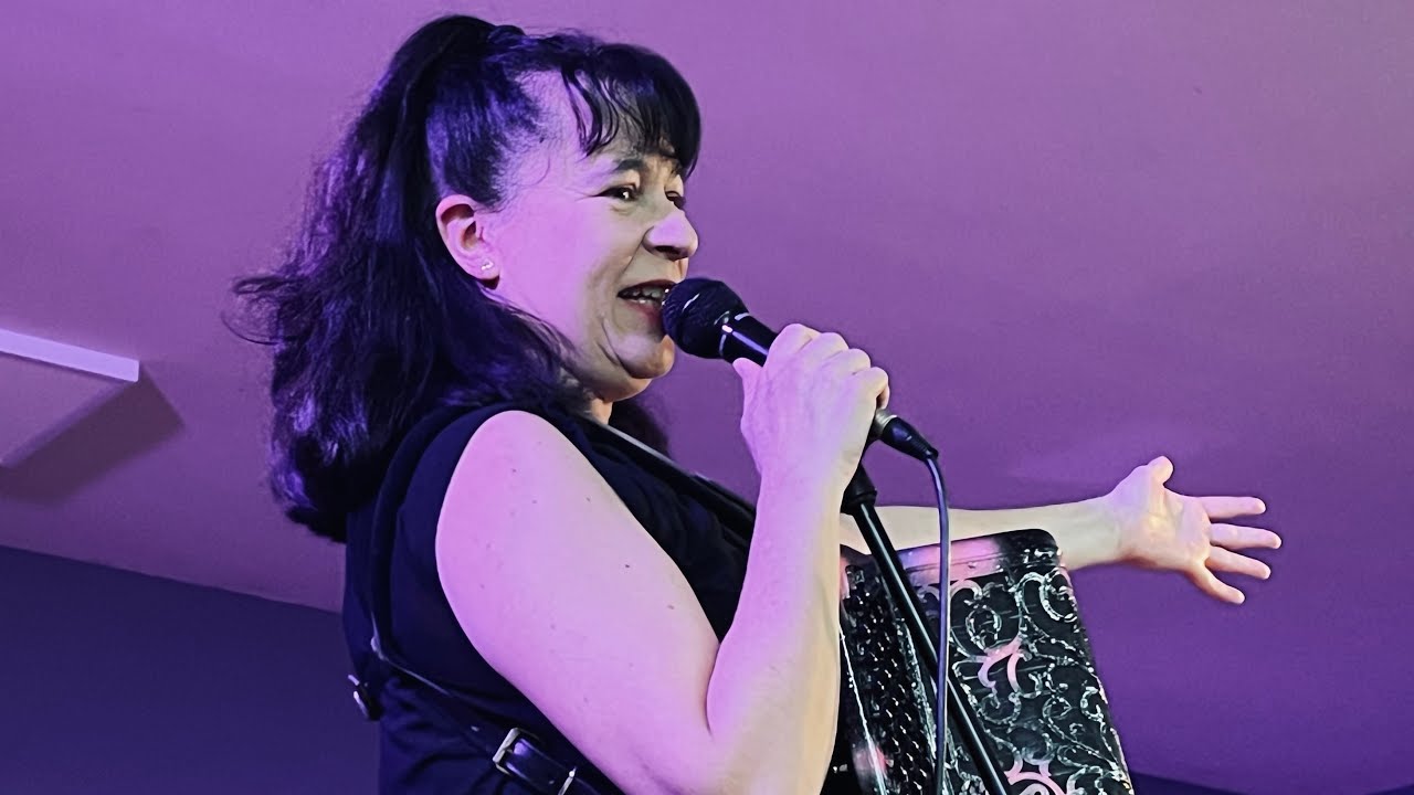 Sandrine Tarayre “ Pistonnette “ 