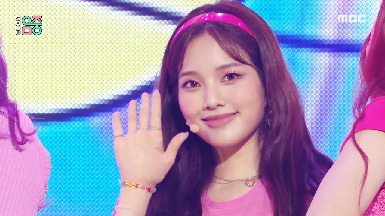 [쇼! 음악중심] 위클리 - 홀리데이 파티 (Weeekly - Holiday Party), MBC 210821 방송