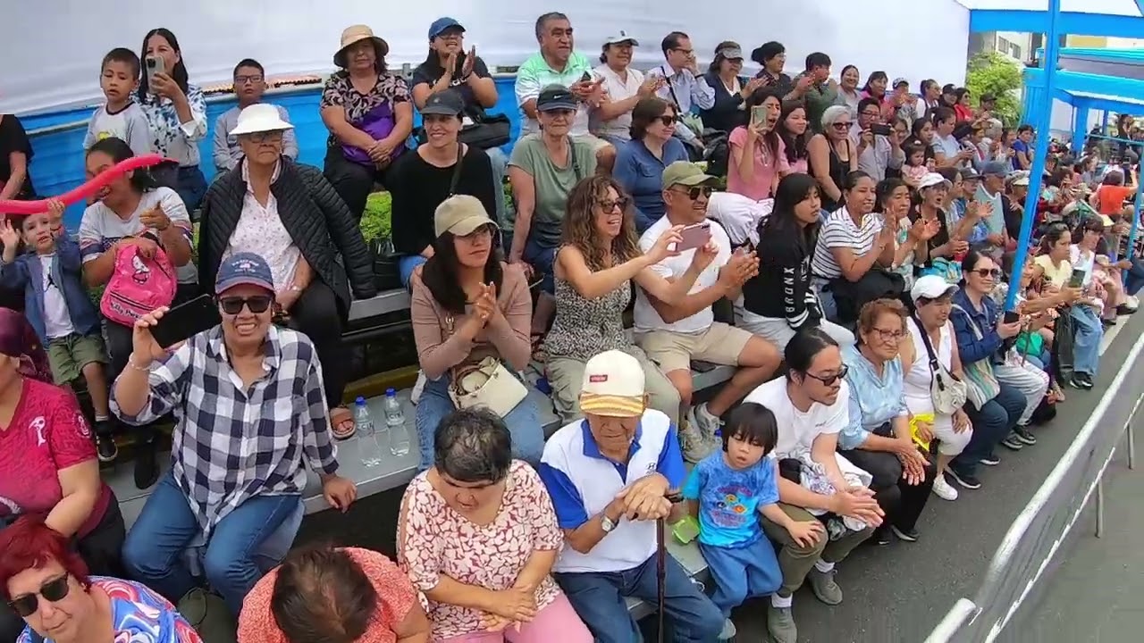 ¡EL FESTIVAL MÁS IMPRESIONANTE DE PERÚ! 🇵🇪 La Magia de la Virgen de la Candelaria en Puno ✨