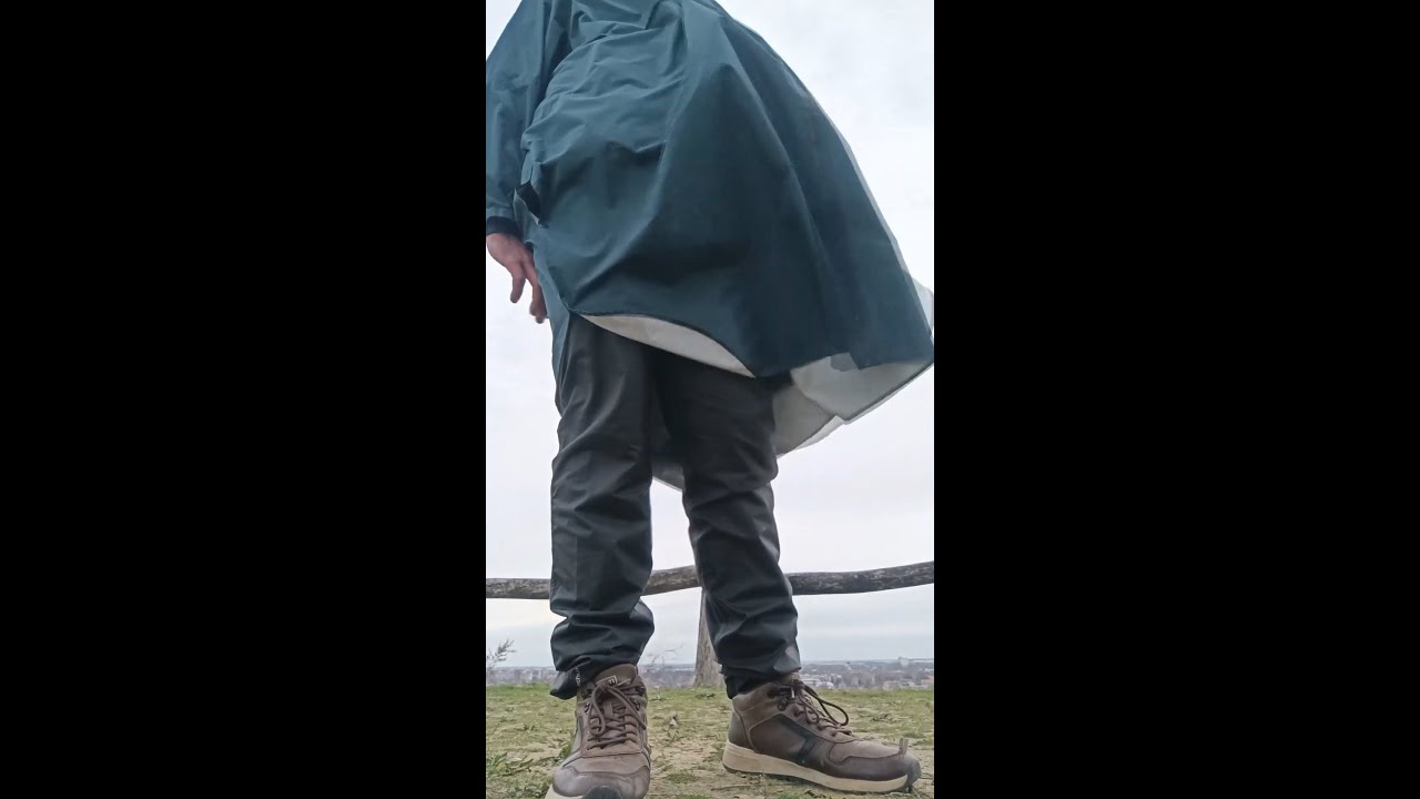Enjoying the Cold, Windy Christmas Day on the Hill - EP13