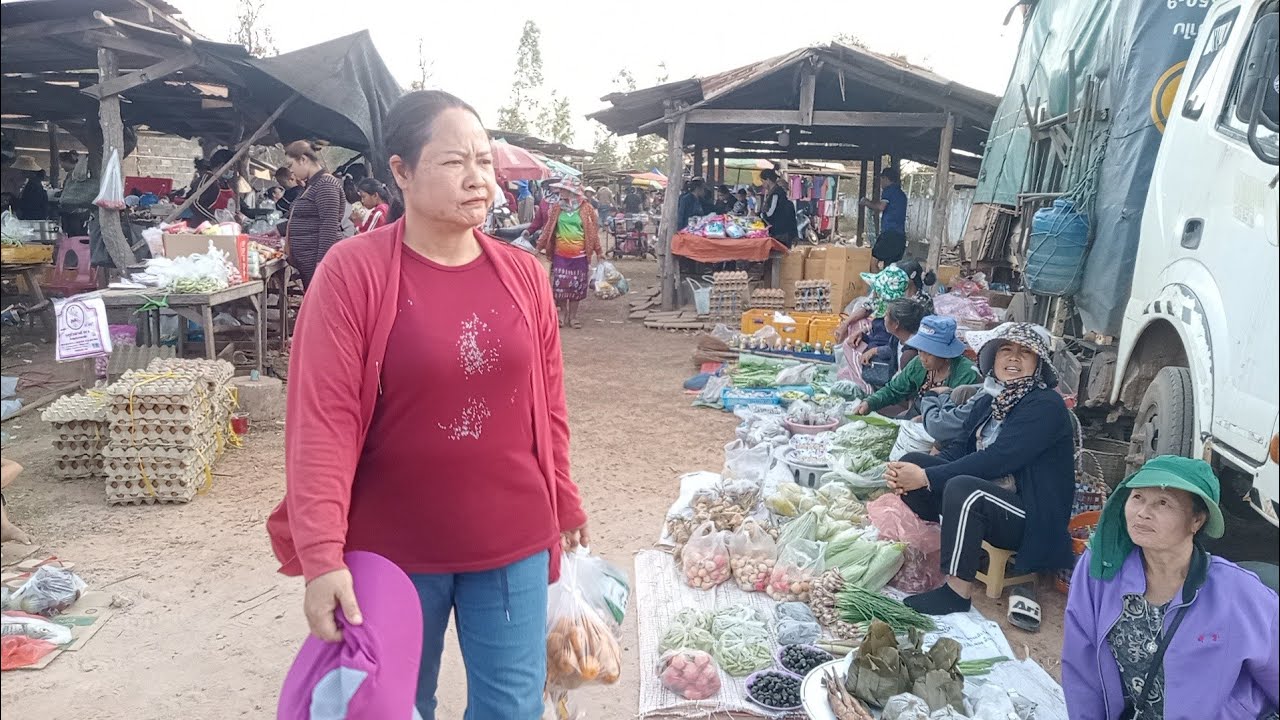 ตลาดลาวไชแต่เงีนบาทค่ะ