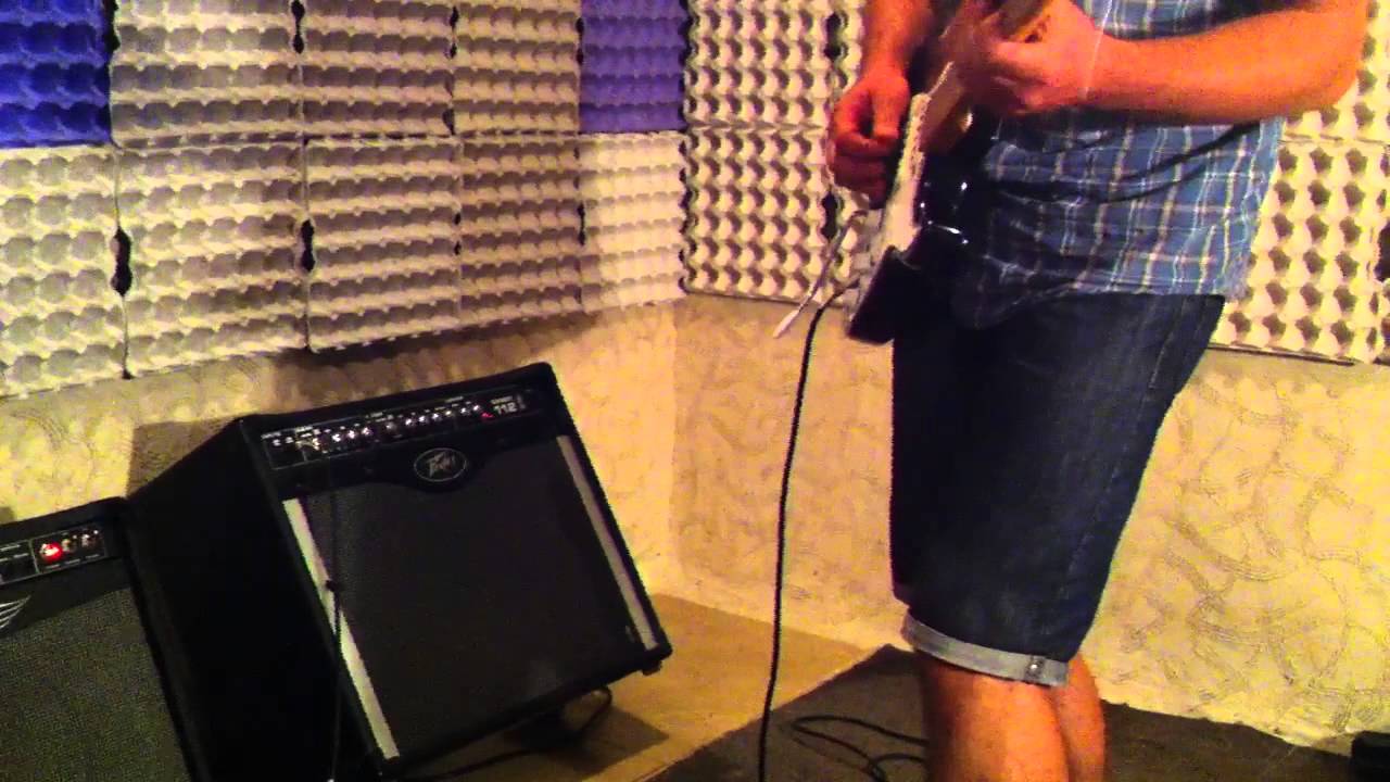 Peavey VK 112 vs Peavey Bandit 112