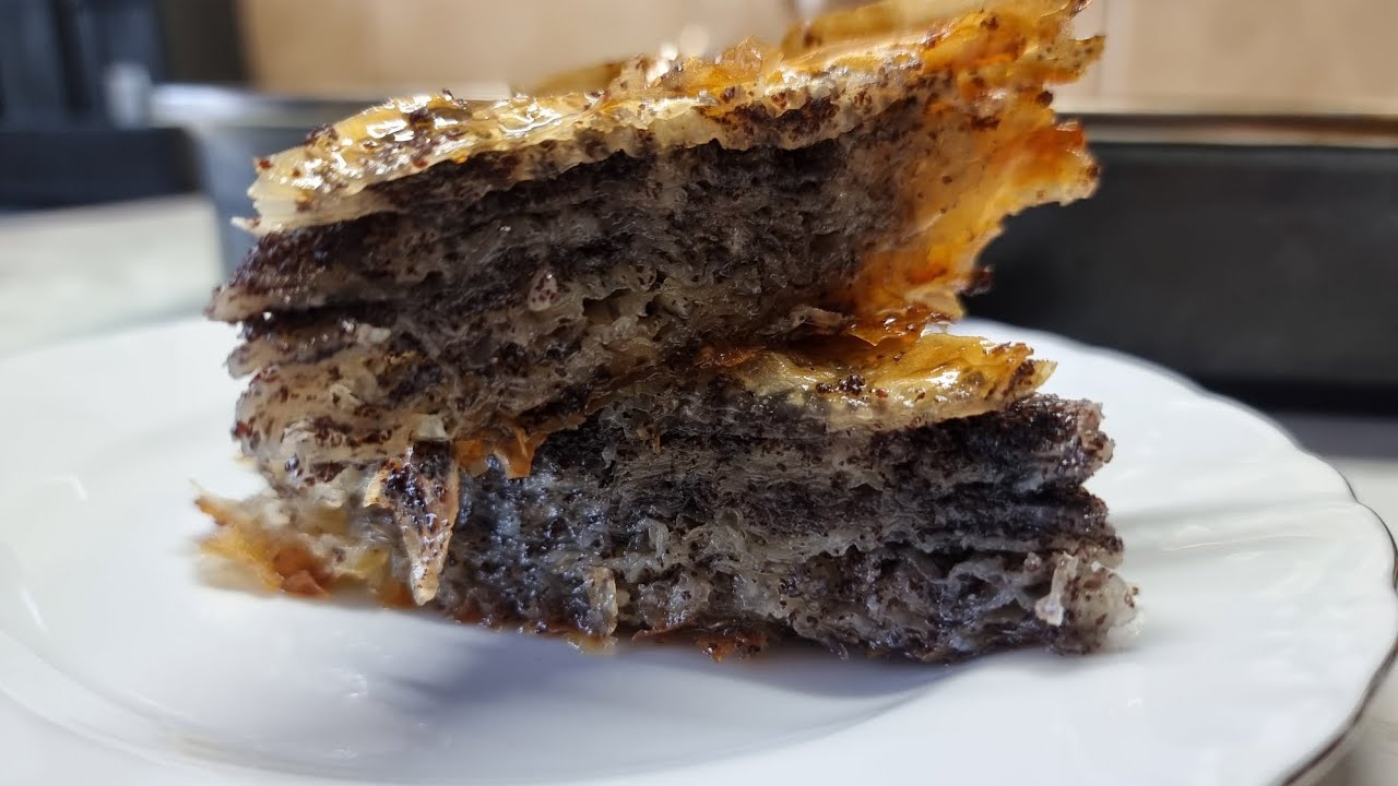 BAKLAVA. Baklava od maka, može biti i sa orasima.