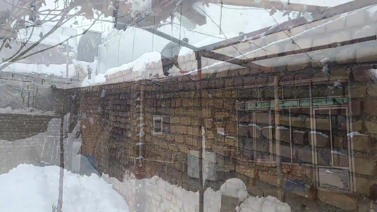 زندگی روستایی درروزبرف/پخت پلومرغ بابرف,Snowy Rural life⛈️❄️/Cooking Rice with Melted snow water