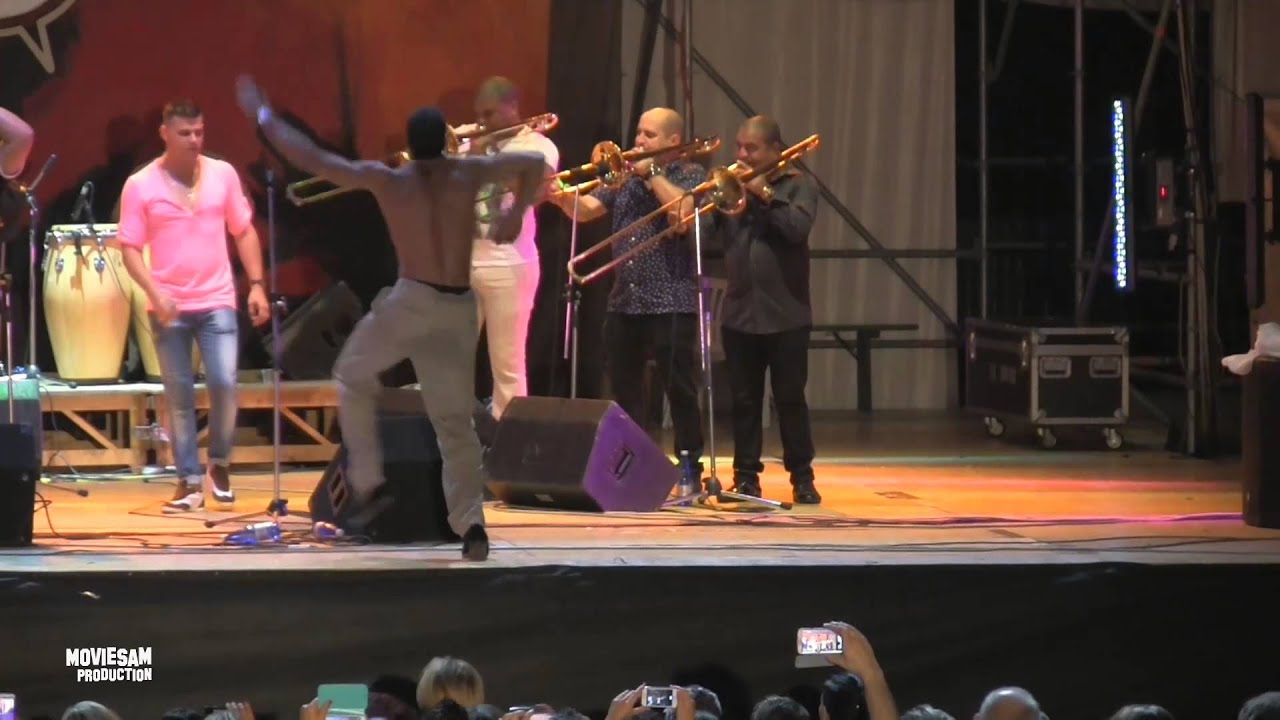 Elito Revé Y Su Charangon Feat. Maykel Fonts - Rumbero Latinoamericano (Live)