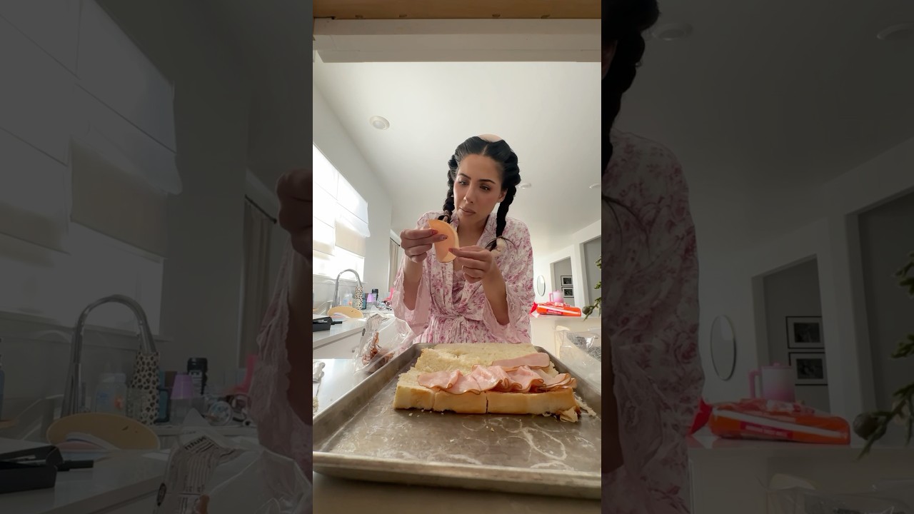 Mother of 3 CANT COOK 😭🤧 #shorts #funny