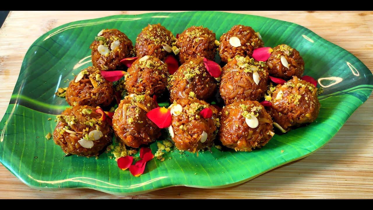 Carrot &  Coconut  Laddu Recipe |  गाजर  आणि  नारला  चे  लाडू  | Heathy Jaggery Coconut  Sweets