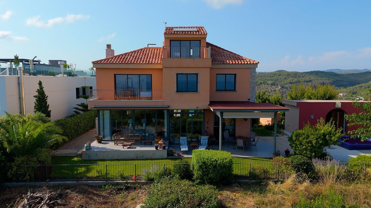 Spectacular Villa for sale with Unrivalled Sea and Coastal Views – Mas Alba, Sitges