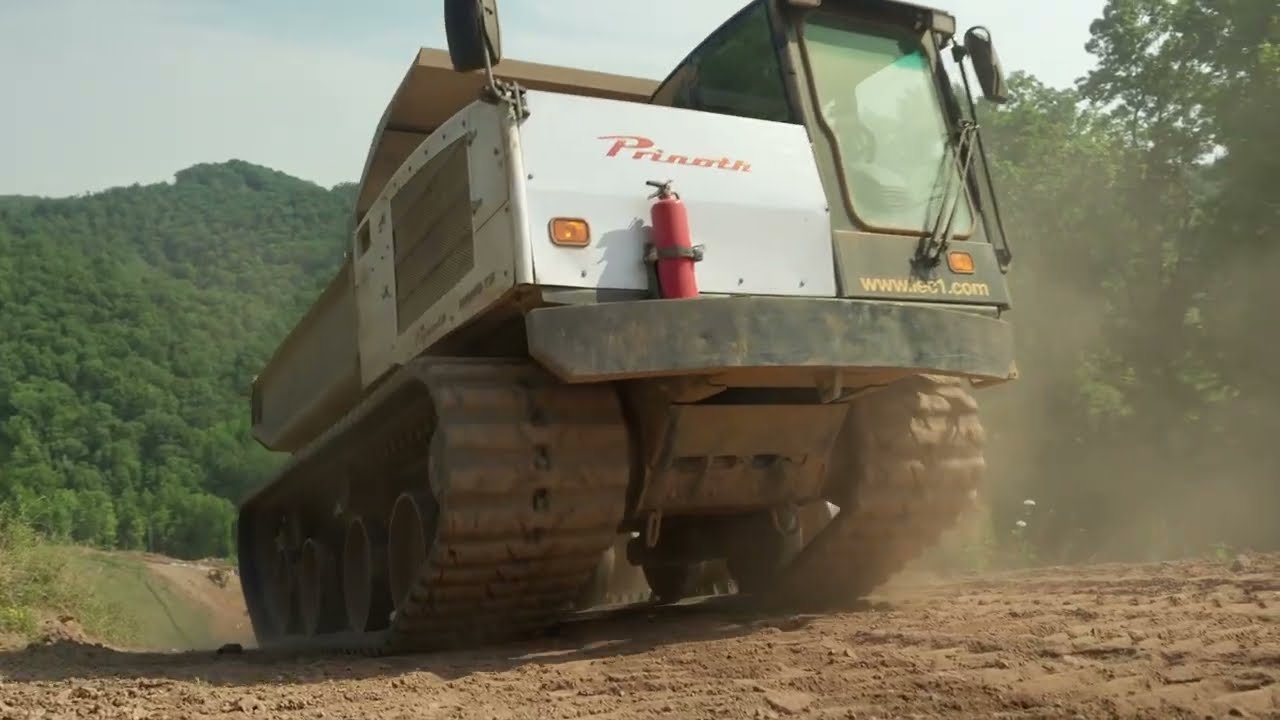 Prinoth Panther T12 & T14R Crawler Carriers in Action: Efficient Pipeline Maintenance Solutions