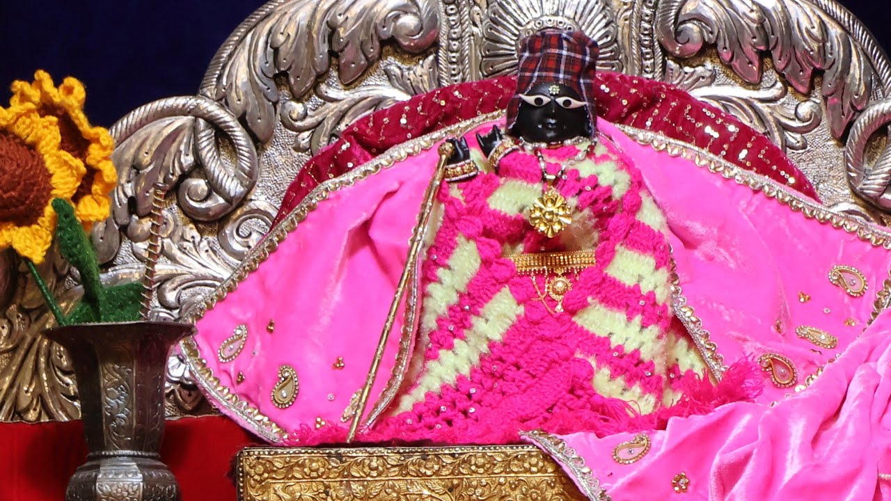 Daily mangla arti darshan from Vrindavan