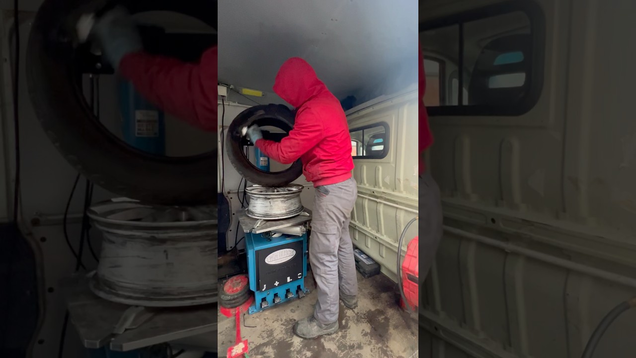 Zamena gume na terenu 🚗🛞 #tires #automobile