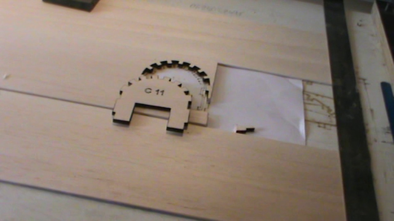 Violet Laser 2.5 W Engraver Découpe balsa cap 10b