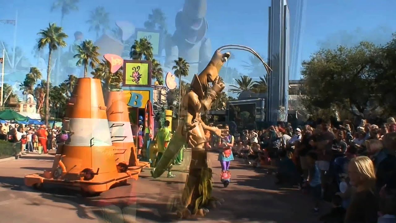 2008 10 28 HD Disney hollywood studios   pixar block party bash parade movie