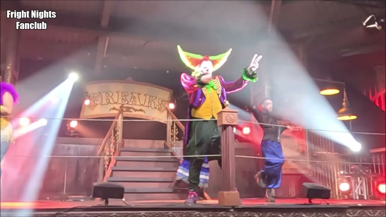 Halloween Fright Nights 2025 - Emmaly Brown ft Eddie de Clown Opening Show (Zondag 2 November)