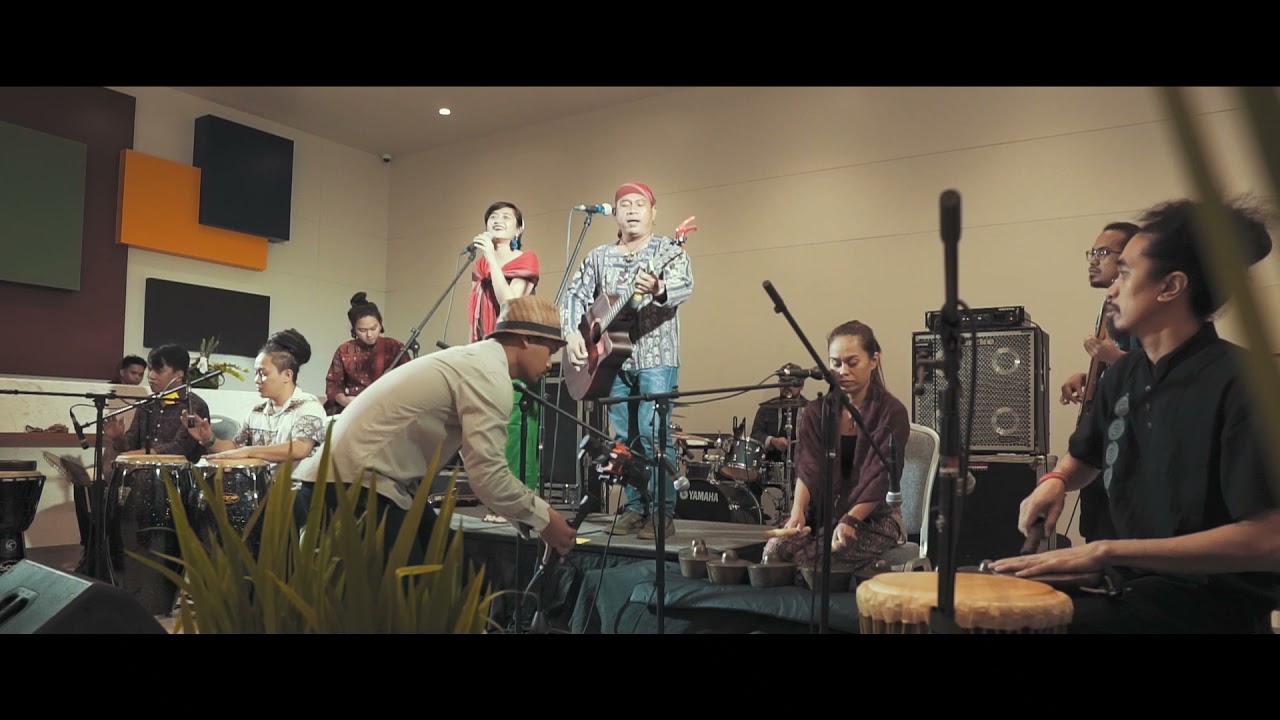 MAGKAISA SA KAPAYAPAAN by Talahib People's Music