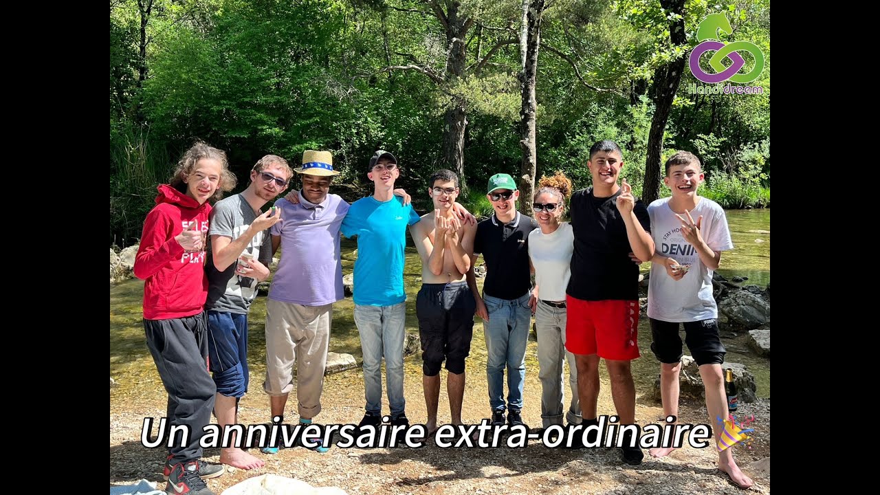 Anniversaire de Laurent jeune de 16 ans en situation de handicap sur site animalier thérapeutique.