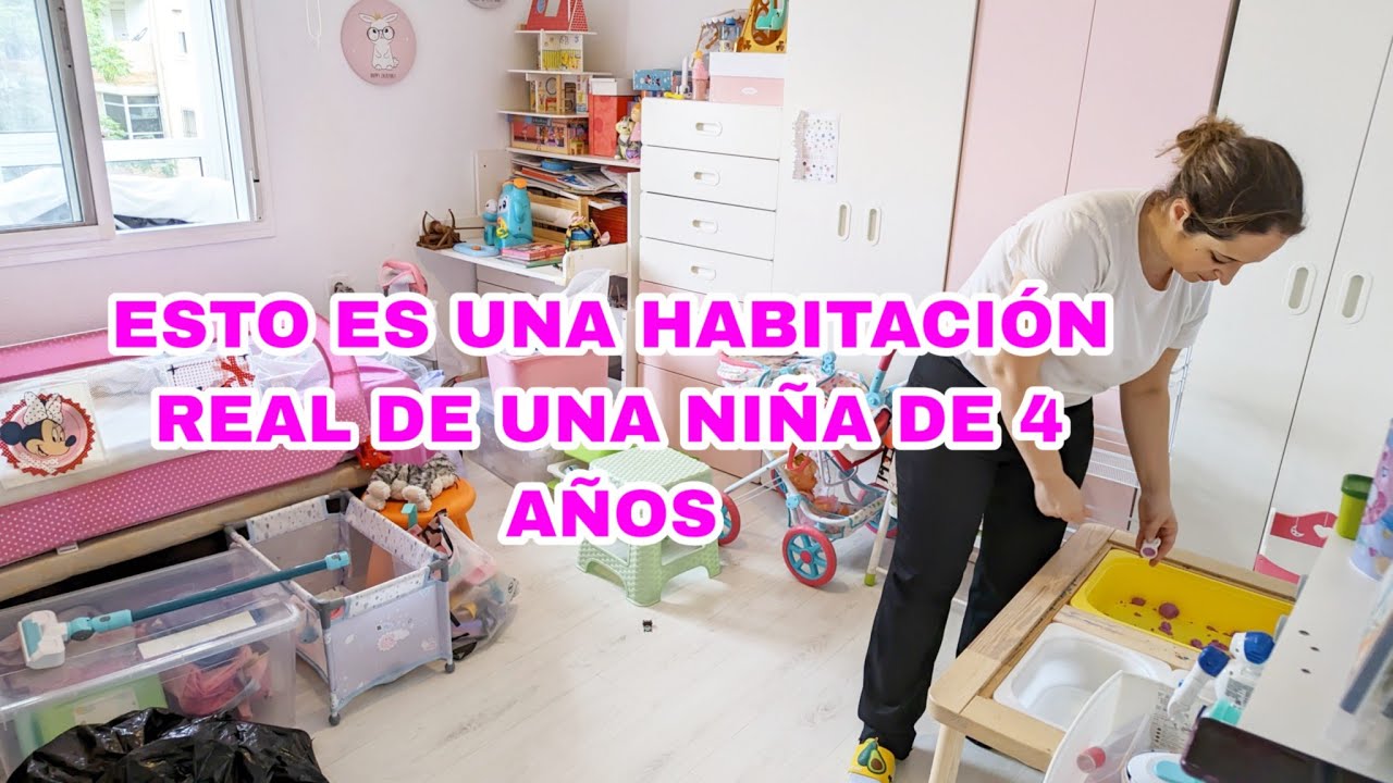 Ordenando la habitación de Valentina