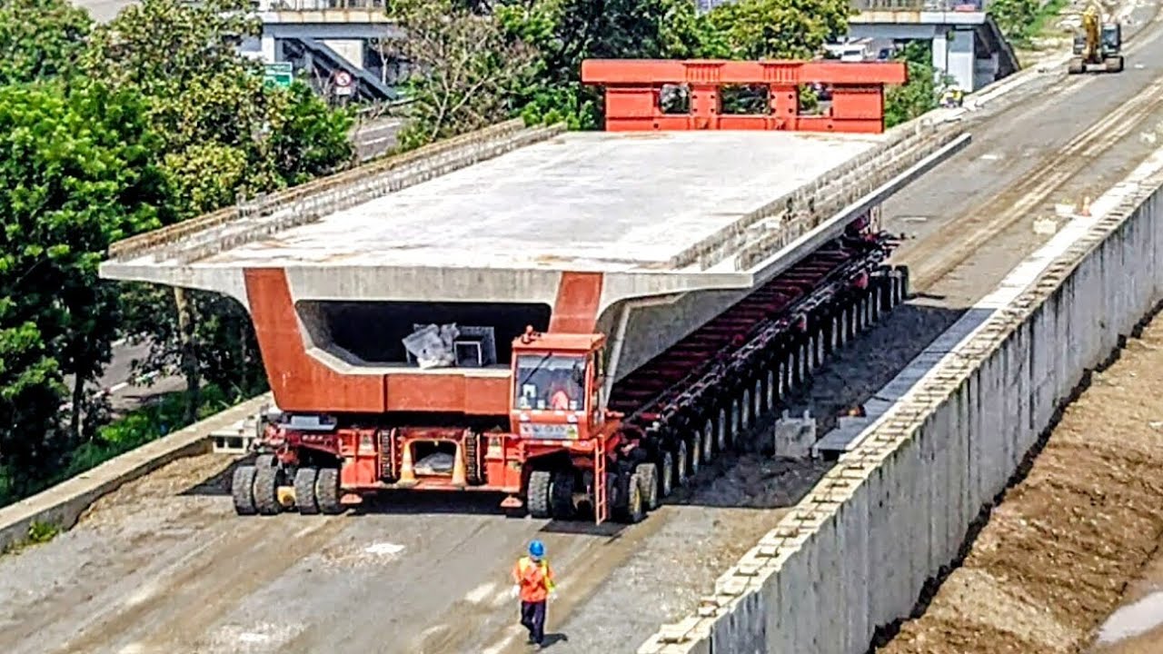 725 TON BOX GIRDER! on High-Speed Railway Construction 