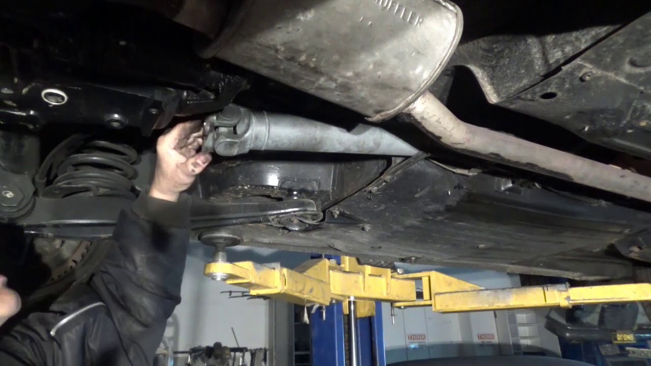Mercedes W111 rear axle pivot repair Part III