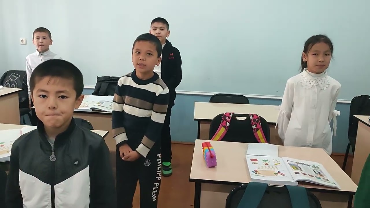 Singing Time 🎤 What's in the classroom