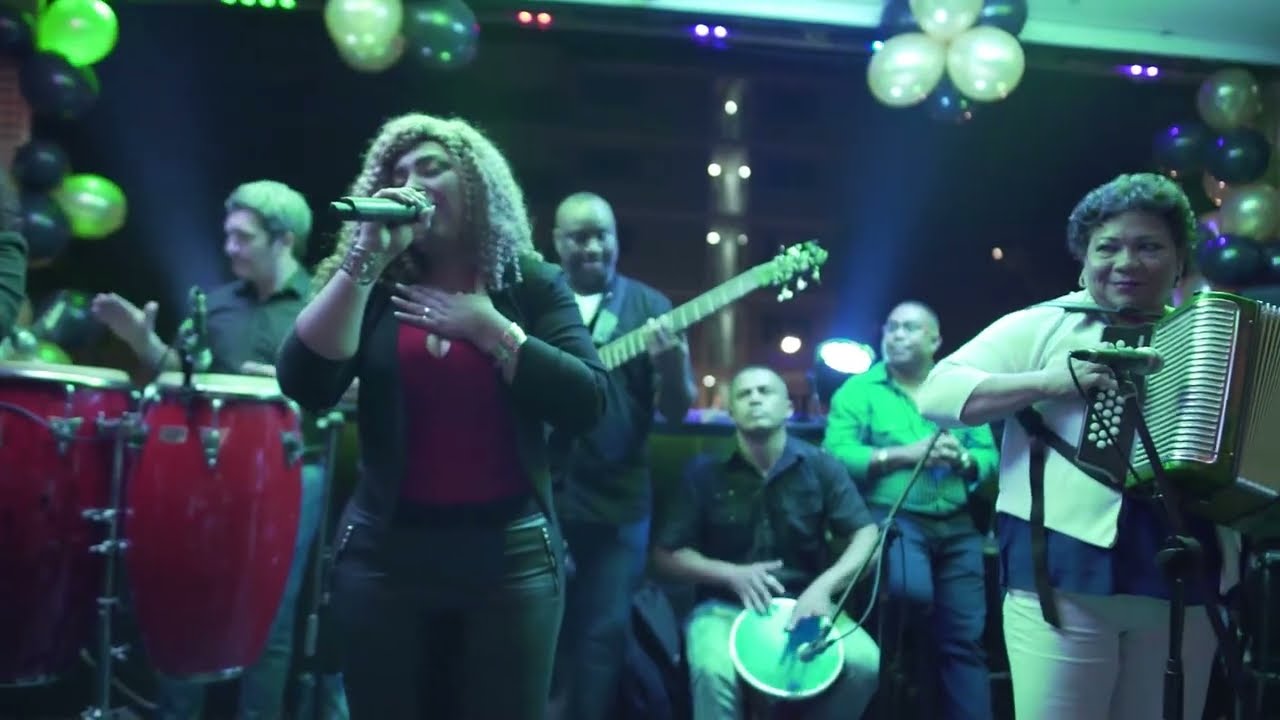 QUE DESASTRE - Dora Rueda LA VOZ