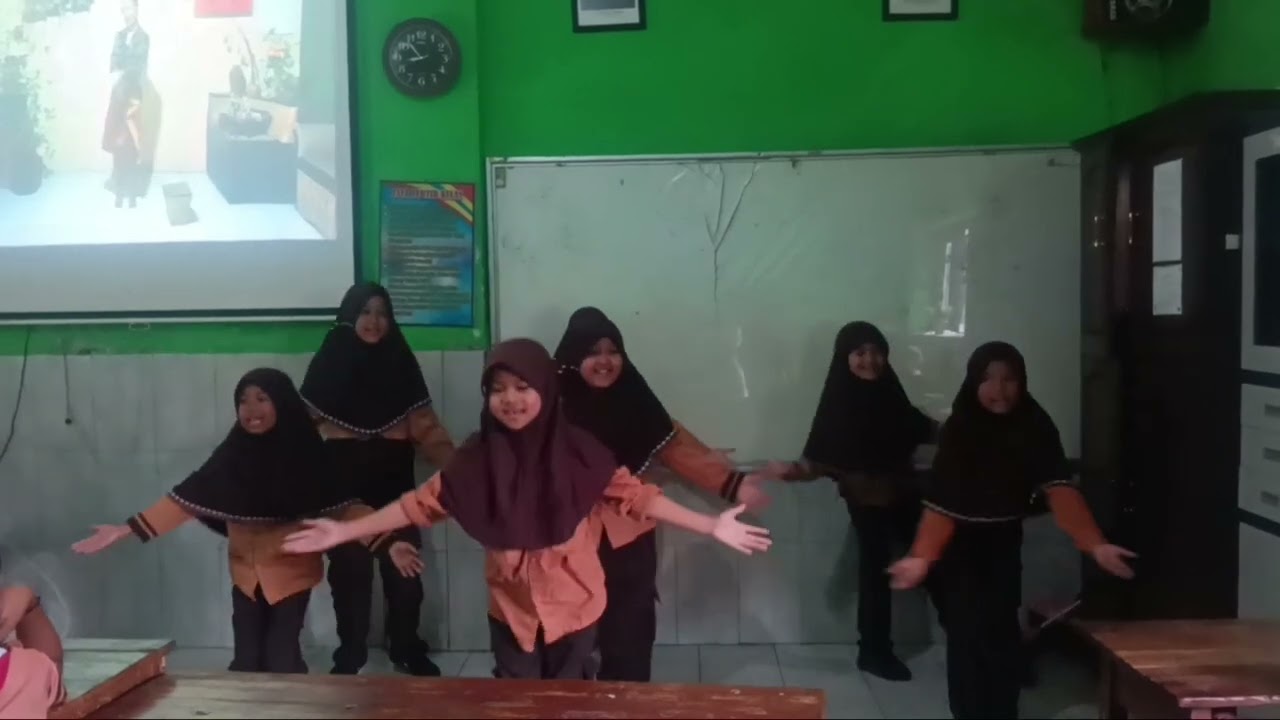 Tembang Dolanan Jago Kluruk