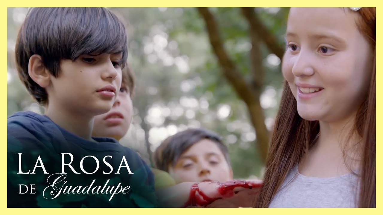 Gonzalo acepta desafío para impresionar a Verónica | La Rosa de Guadalupe | El reto del abecedario