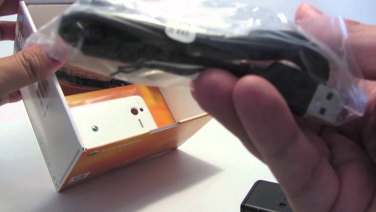 Unboxing Sony Ericsson Xperia active