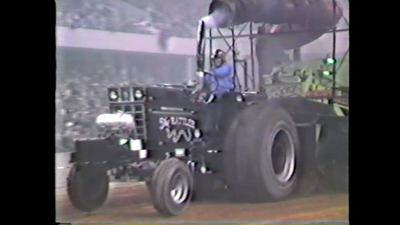 1985 National Farm Machinery Show Truck & Tractor Pull: 12,200 lb. Super Stock tractors