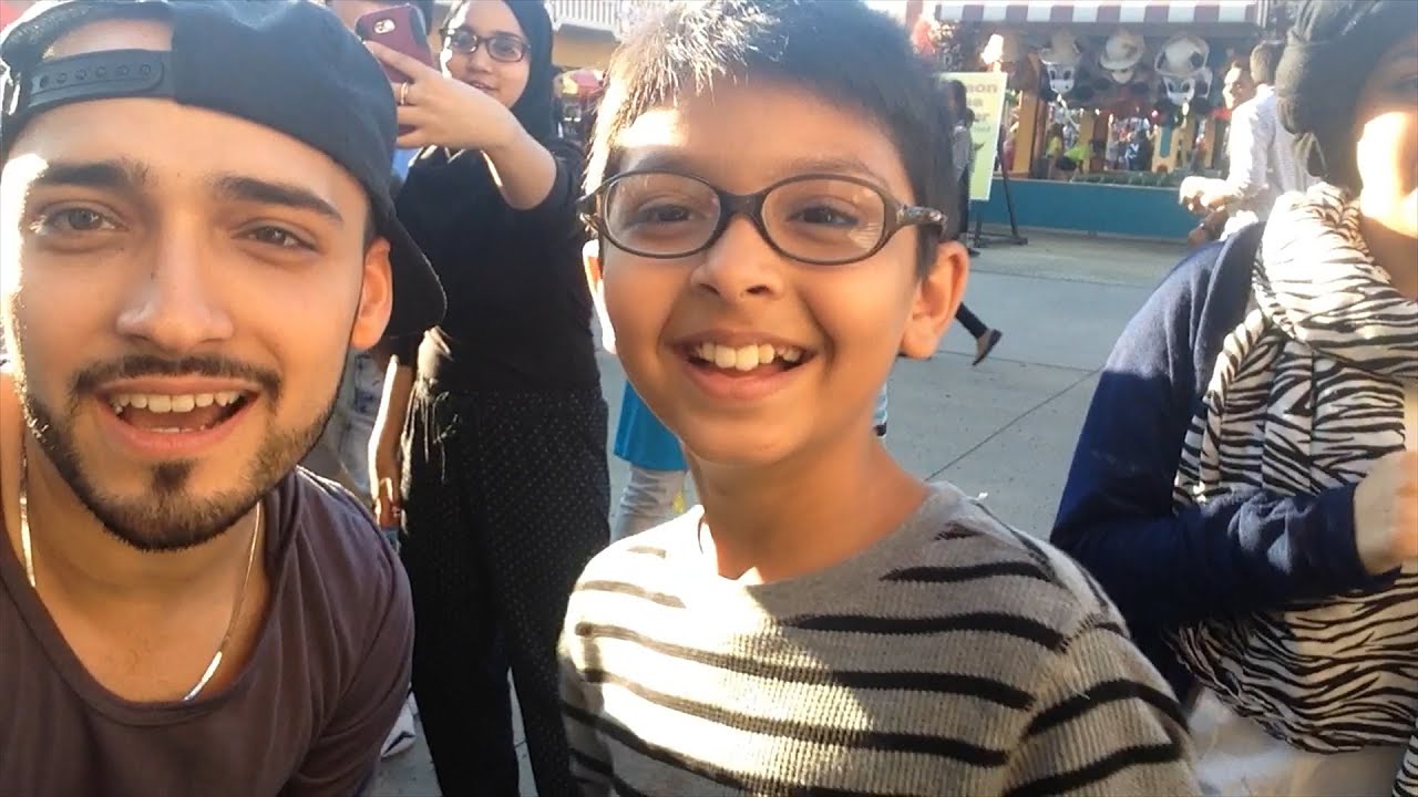 MUSLIM DAY AT SIX FLAGS!