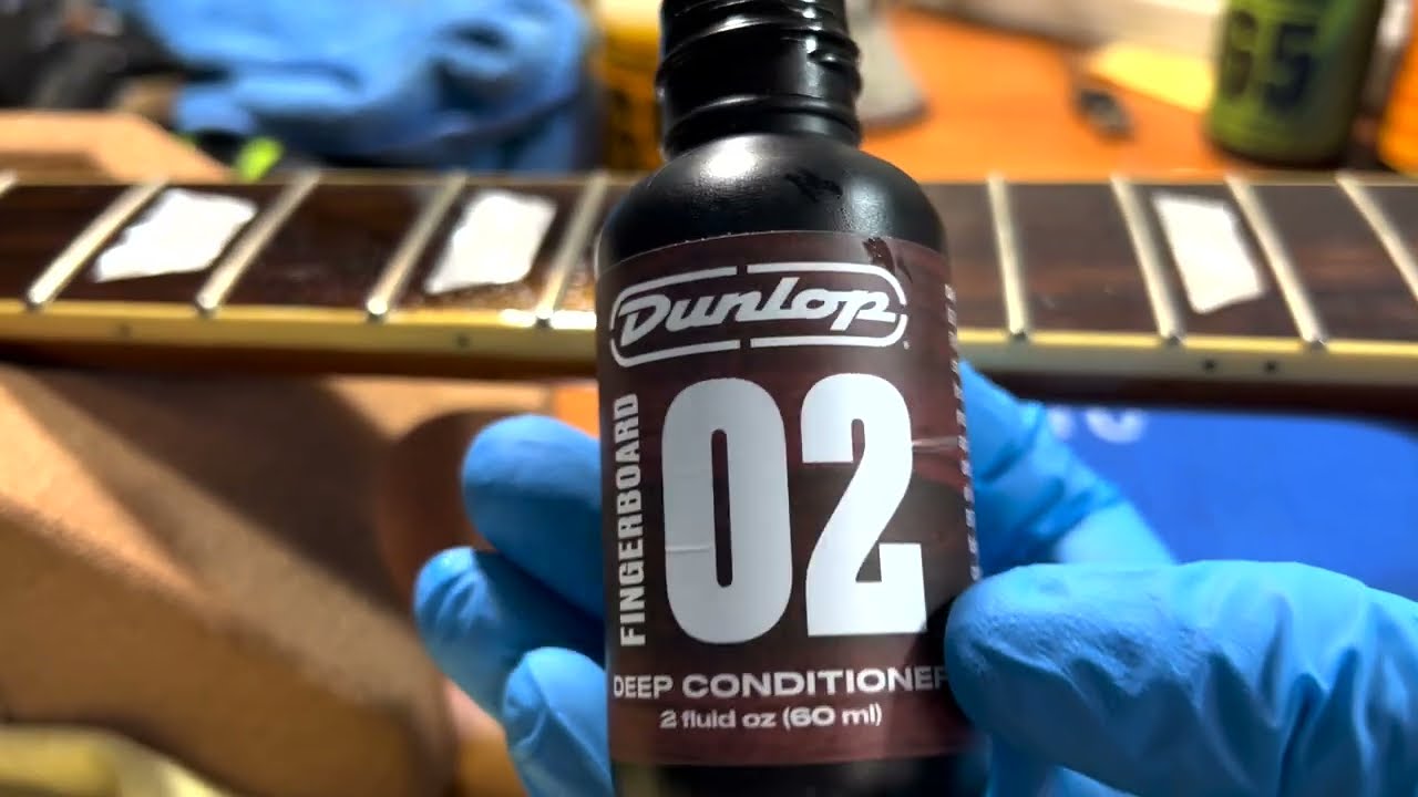 Les Paul Cleaning (Can you remove a cigarette smoke smell from a guitar?)