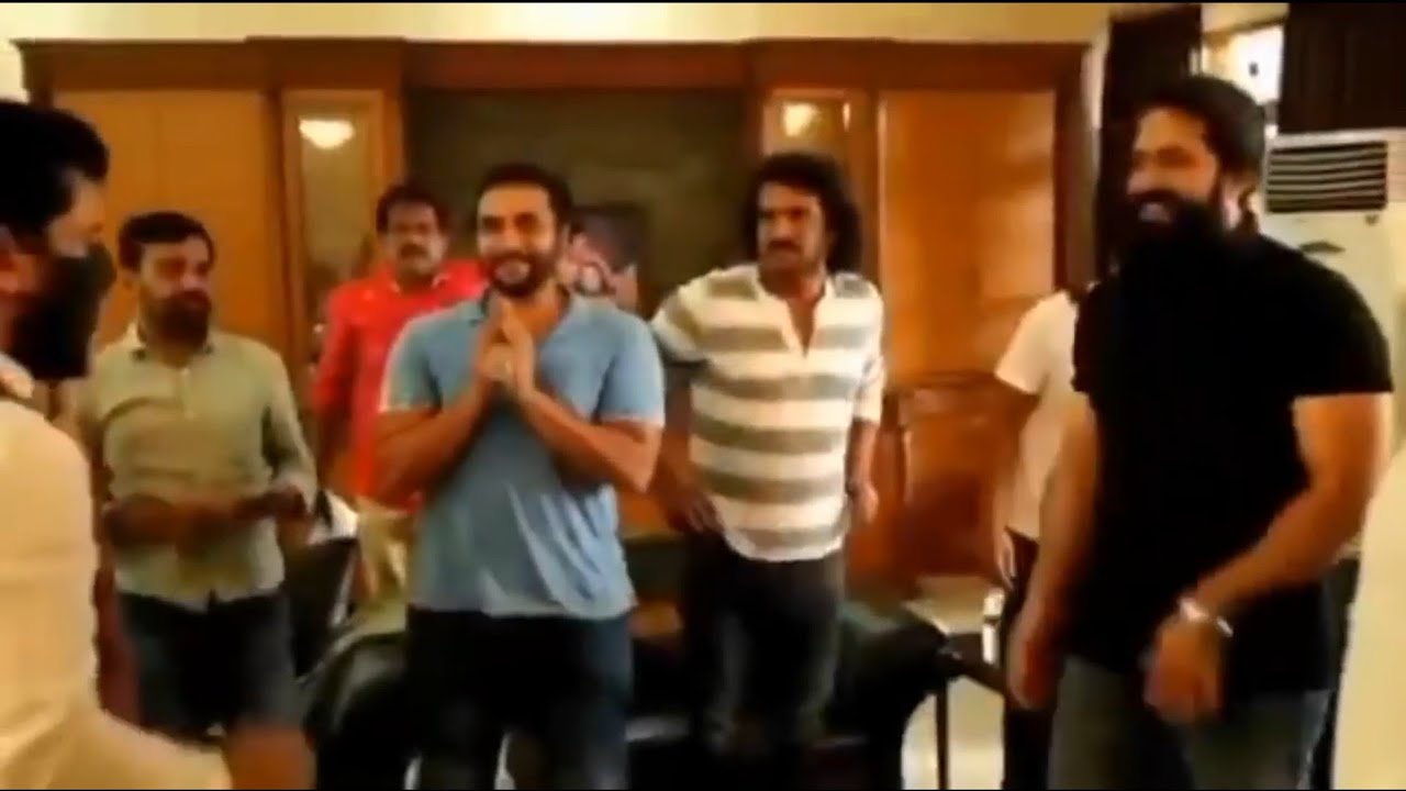 Kannada actors in shivrajkumar house | kfi meeting | kannada | sandalwood celebrities in one frame