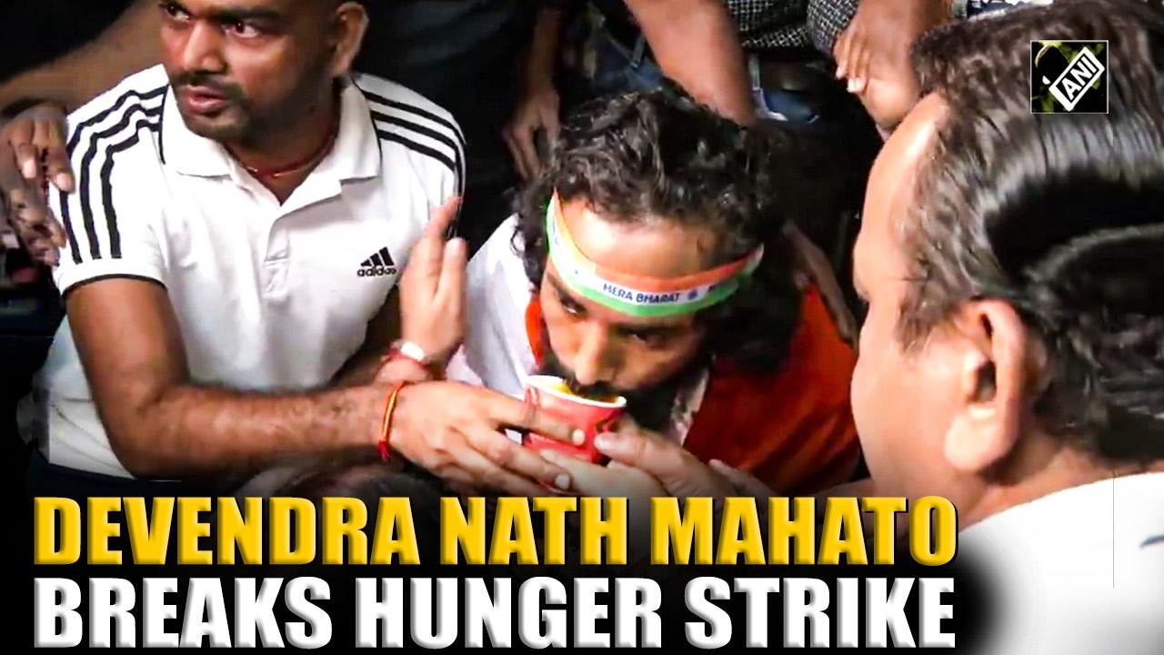 Student Leader Devendra Nath Mahato breaks hunger strike after J&rsquo;khand cancels JSSC Exam