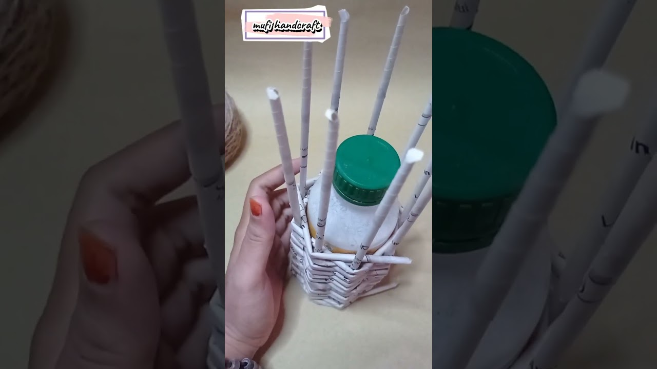 tempat pensil anyaman dari gulungan kertas, (woven pencil case from paper rolls)