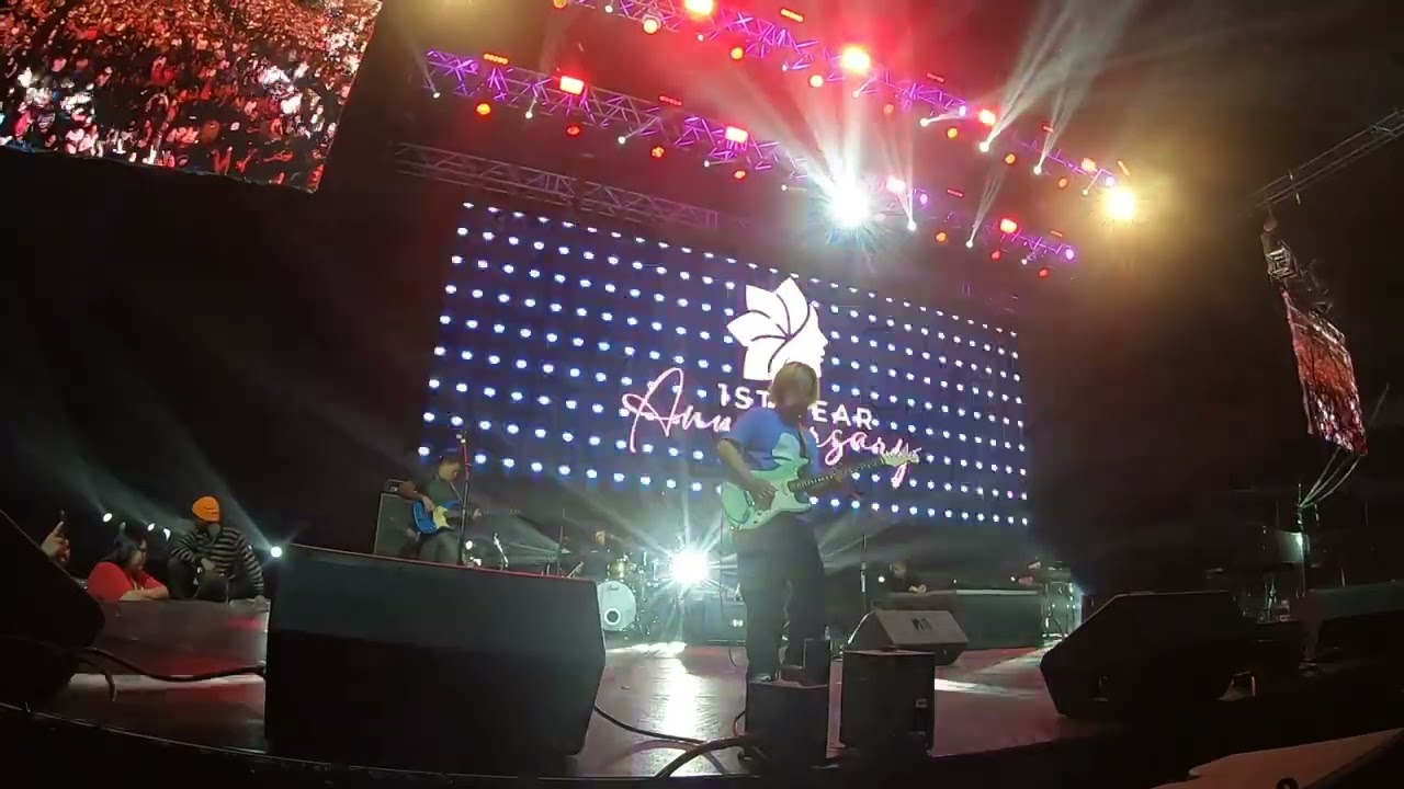 MikeE Live Guitar Solos