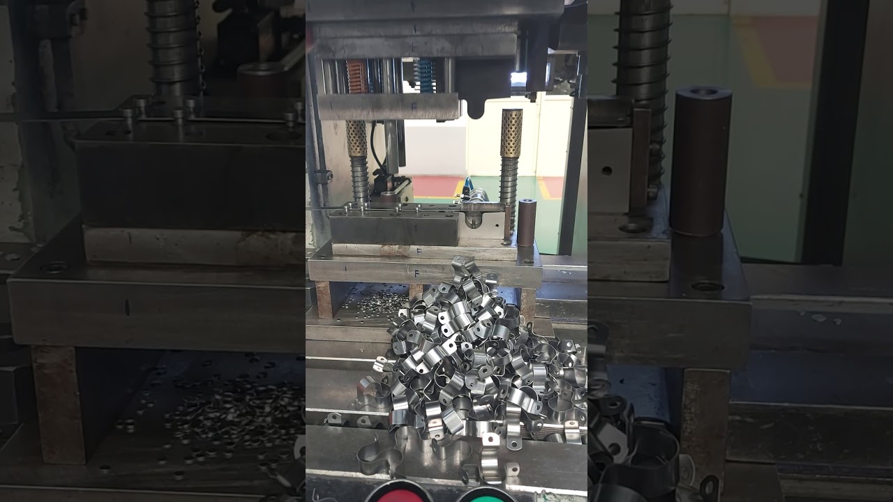 Saddle Clamp Progressive Die